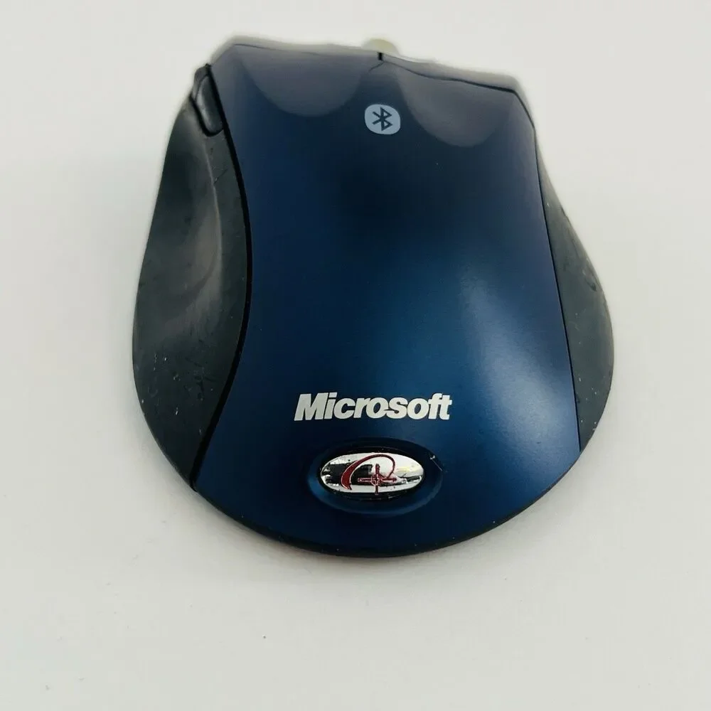 Microsoft 1001 Tilt Wheel Comfort Shaped Bluetooth Optical Mouse